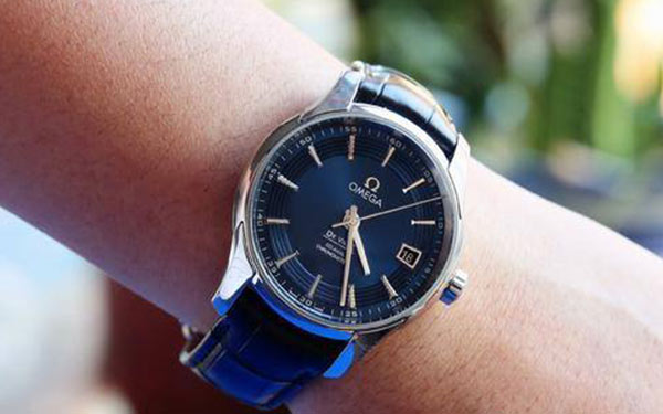 欧米茄表盘碎裂怎么办？（欧米茄表盘碎裂的解决方法）（图 ）