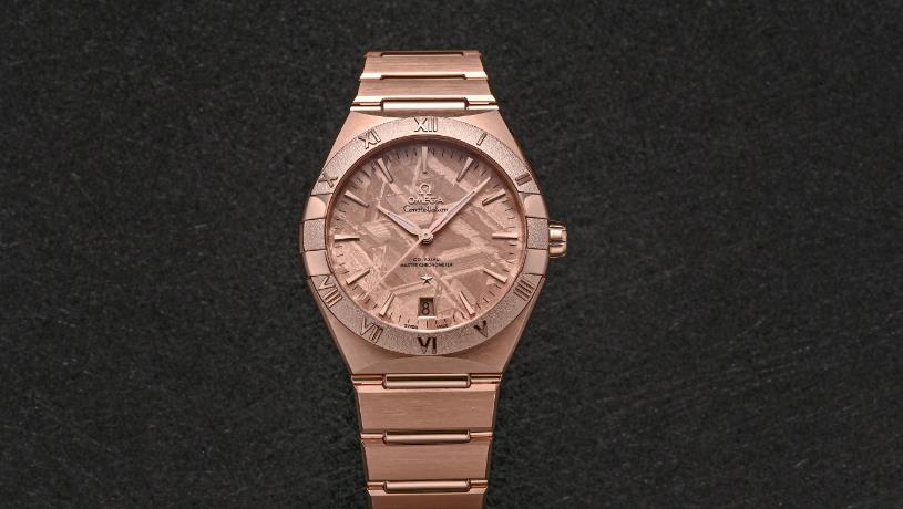 欧米茄手表表蒙磨损，守护时间的艺术